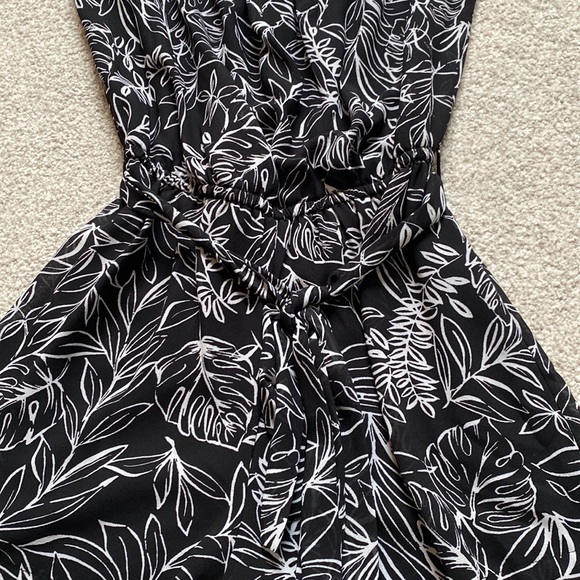 Tropical romper! - Picture 3 of 3